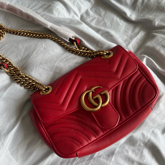 GUCCI Mini GG Marmont Matelassé Shoulder Bag "FIRM PRICE" - Picture 10 of 15